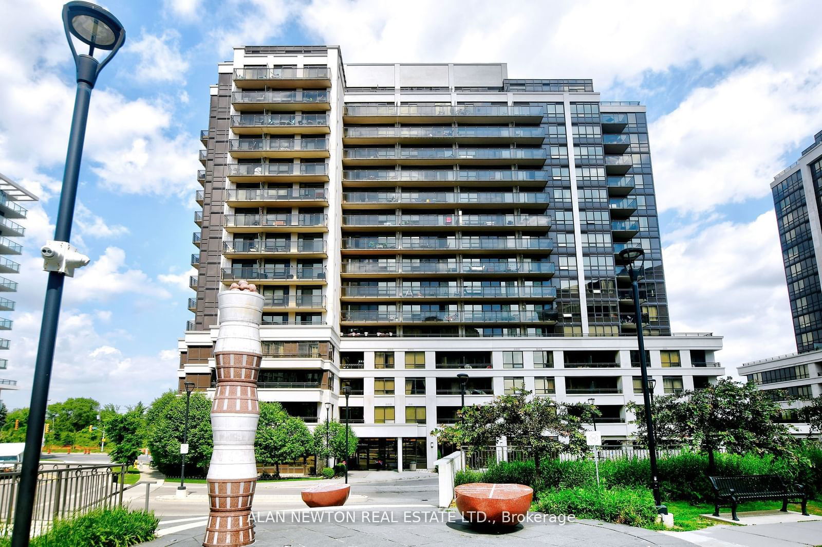 1 De Boers Dr, unit 614 for sale - image #2