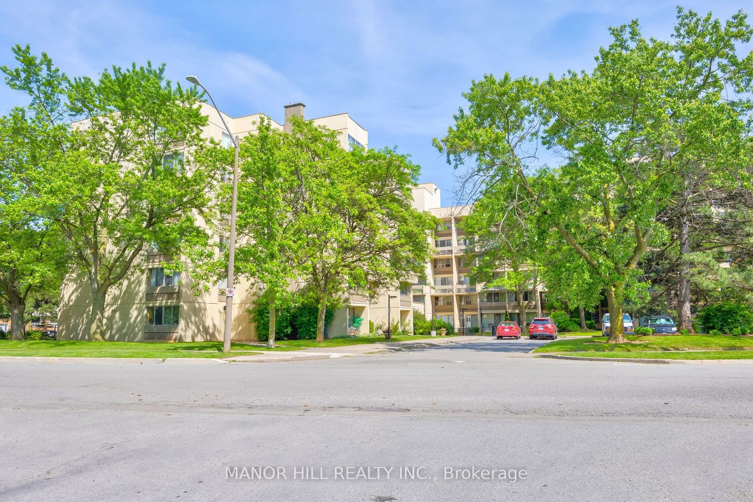 1300 Marlborough Crt, unit 523 for sale - image #1