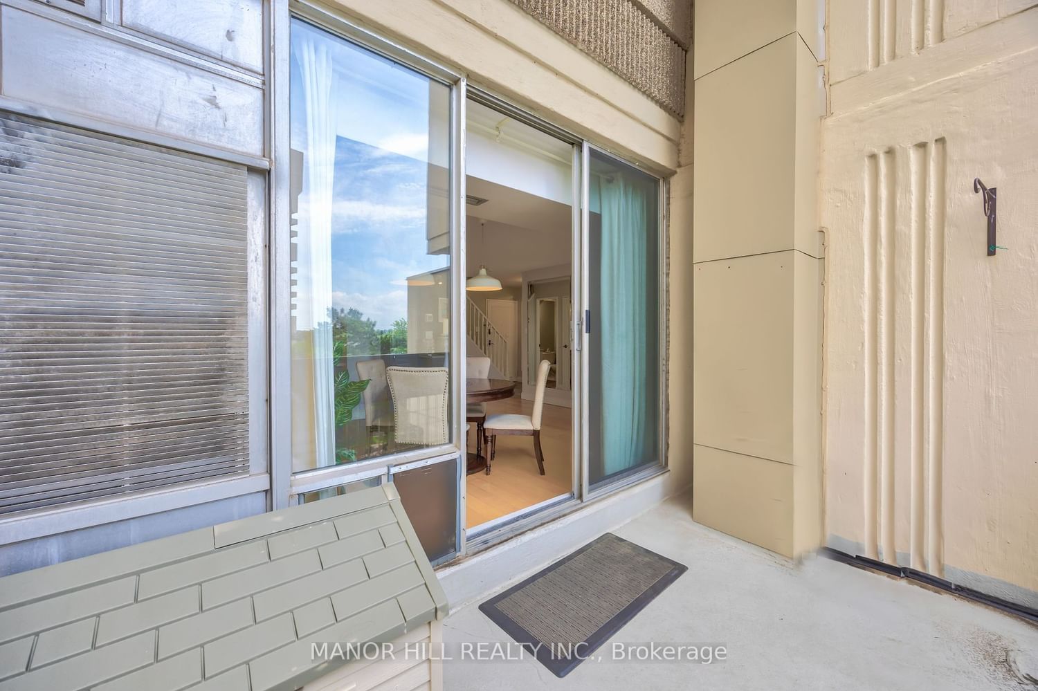 1300 Marlborough Crt, unit 523 for sale - image #17