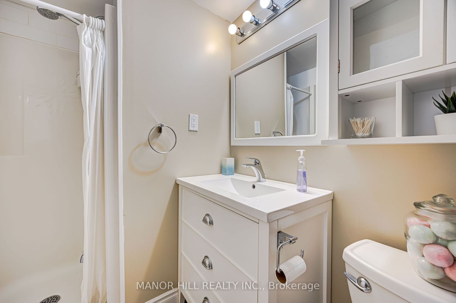 1300 Marlborough Crt, unit 523 for sale - image #28