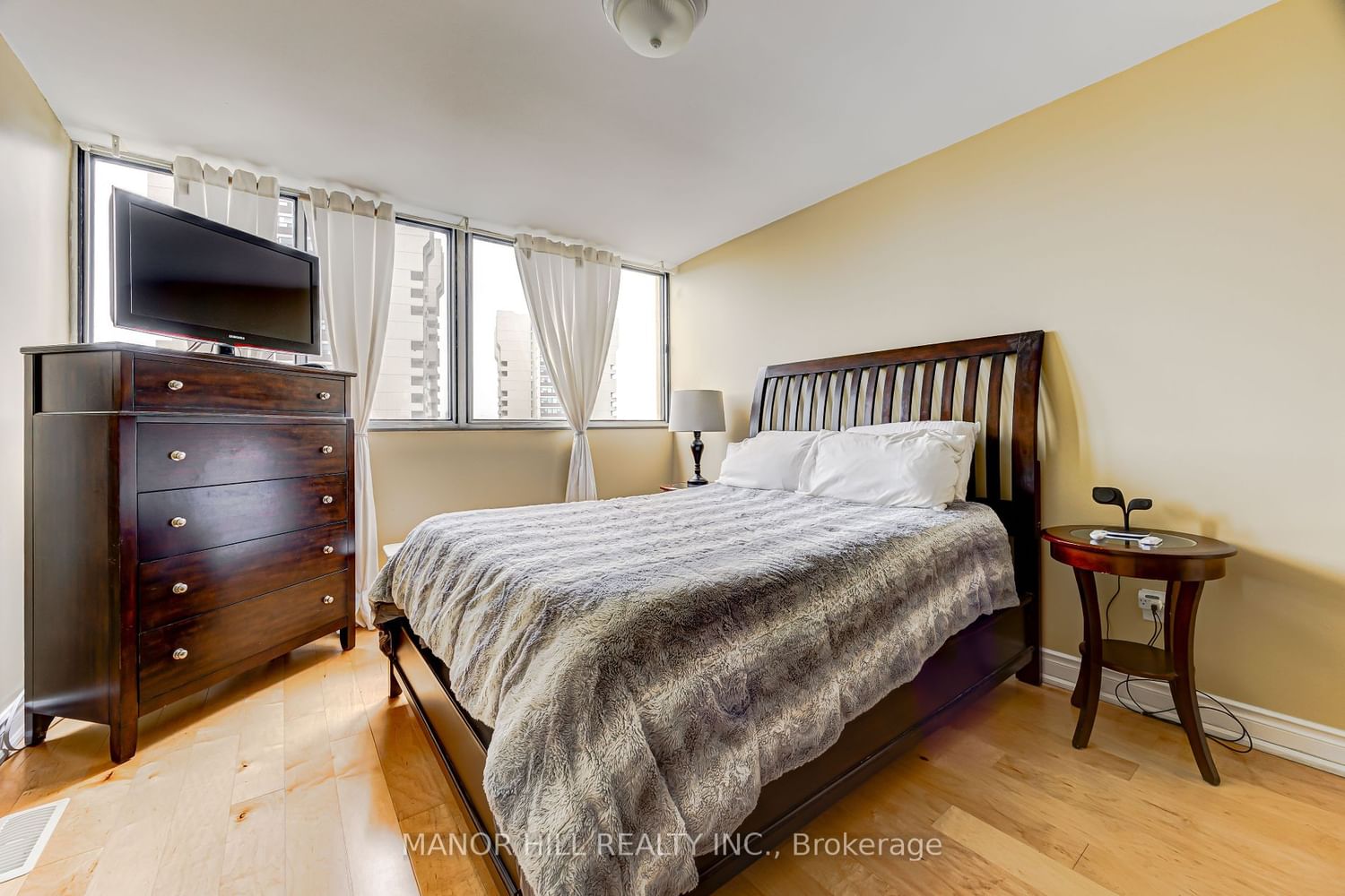 1300 Marlborough Crt, unit 523 for sale - image #30