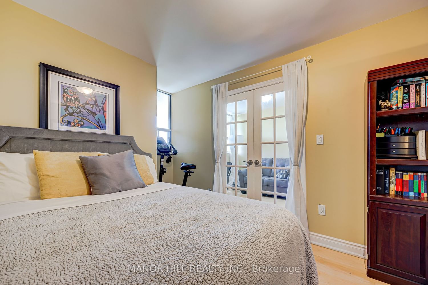 1300 Marlborough Crt, unit 523 for sale - image #33