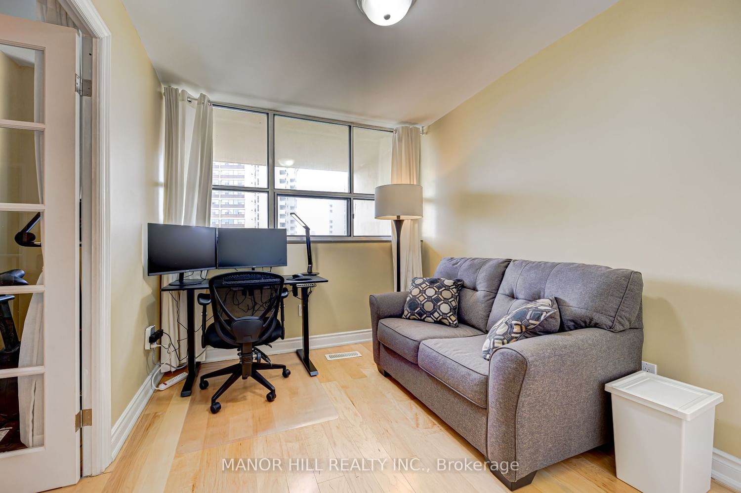 1300 Marlborough Crt, unit 523 for sale - image #38