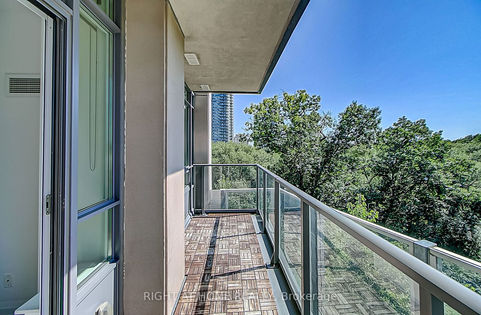 36 Park Lawn Rd, unit 305 for sale - image #32