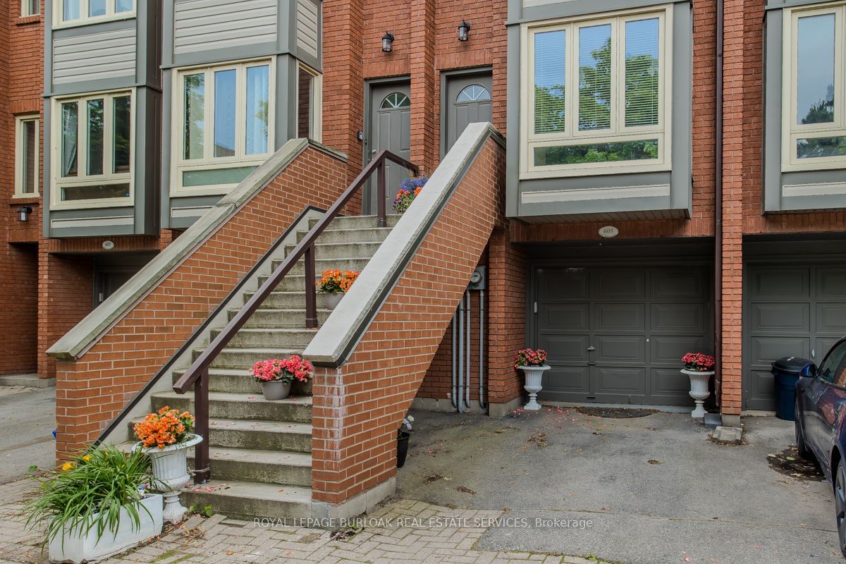 895 Maple Ave, unit 605 for sale - image #4