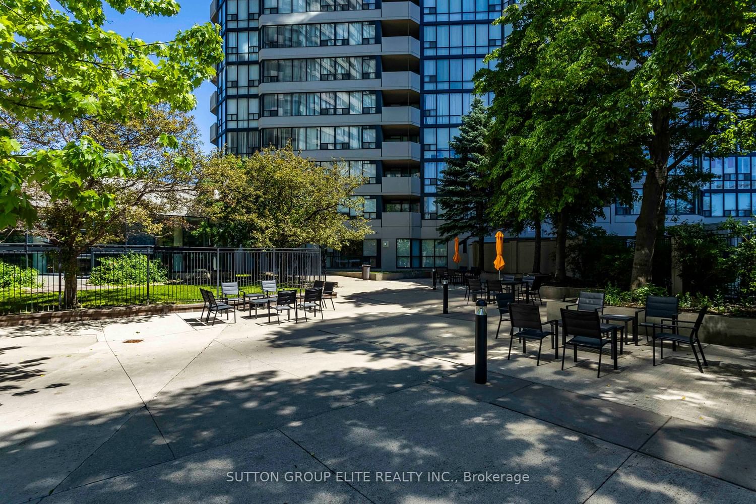 330 Rathburn Rd W, unit 1206 for sale - image #2