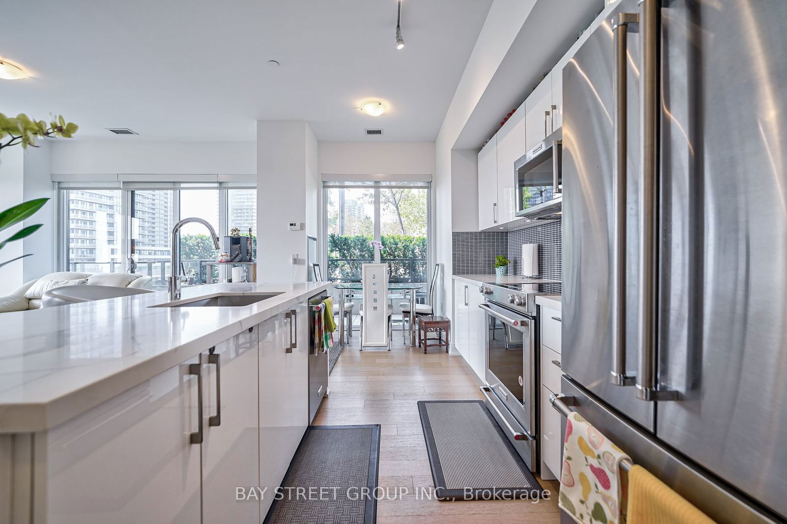 30 Shore Breeze Dr, unit 523 for sale - image #8