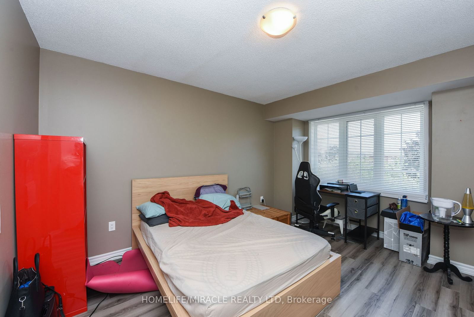 80 Acorn Pl, unit 06 for sale - image #18