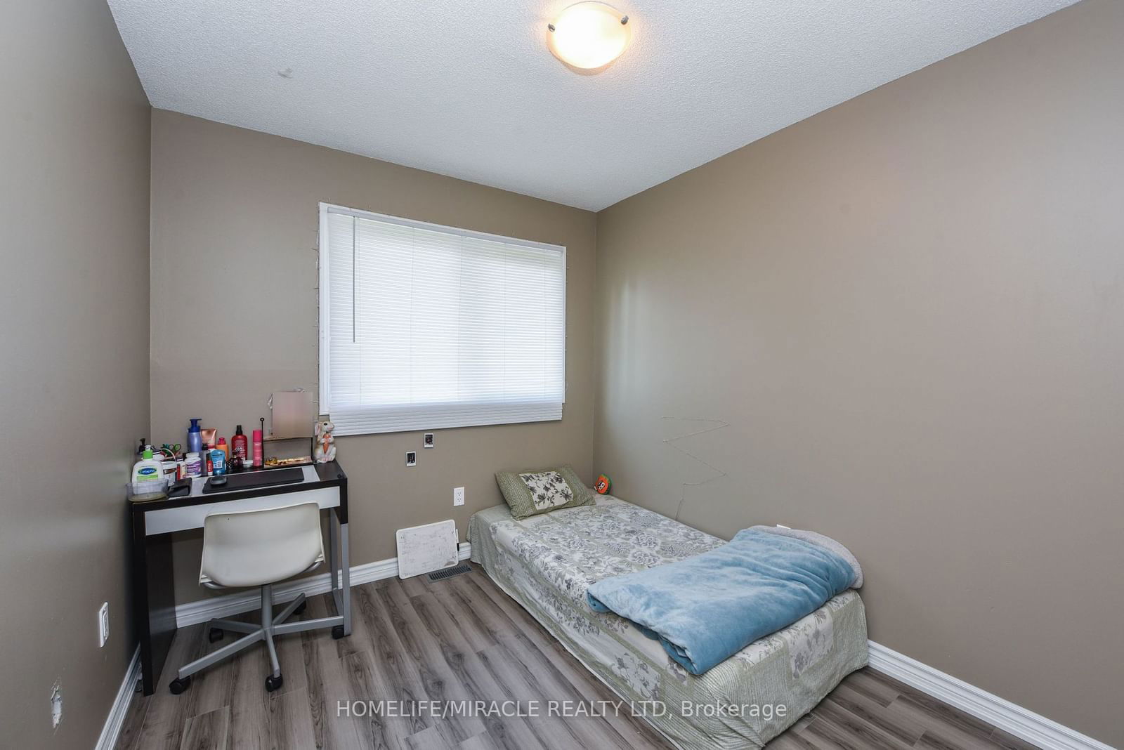 80 Acorn Pl, unit 06 for sale - image #23