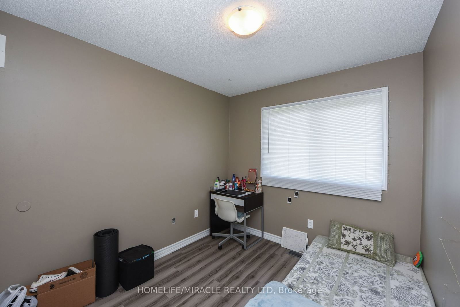 80 Acorn Pl, unit 06 for sale - image #24