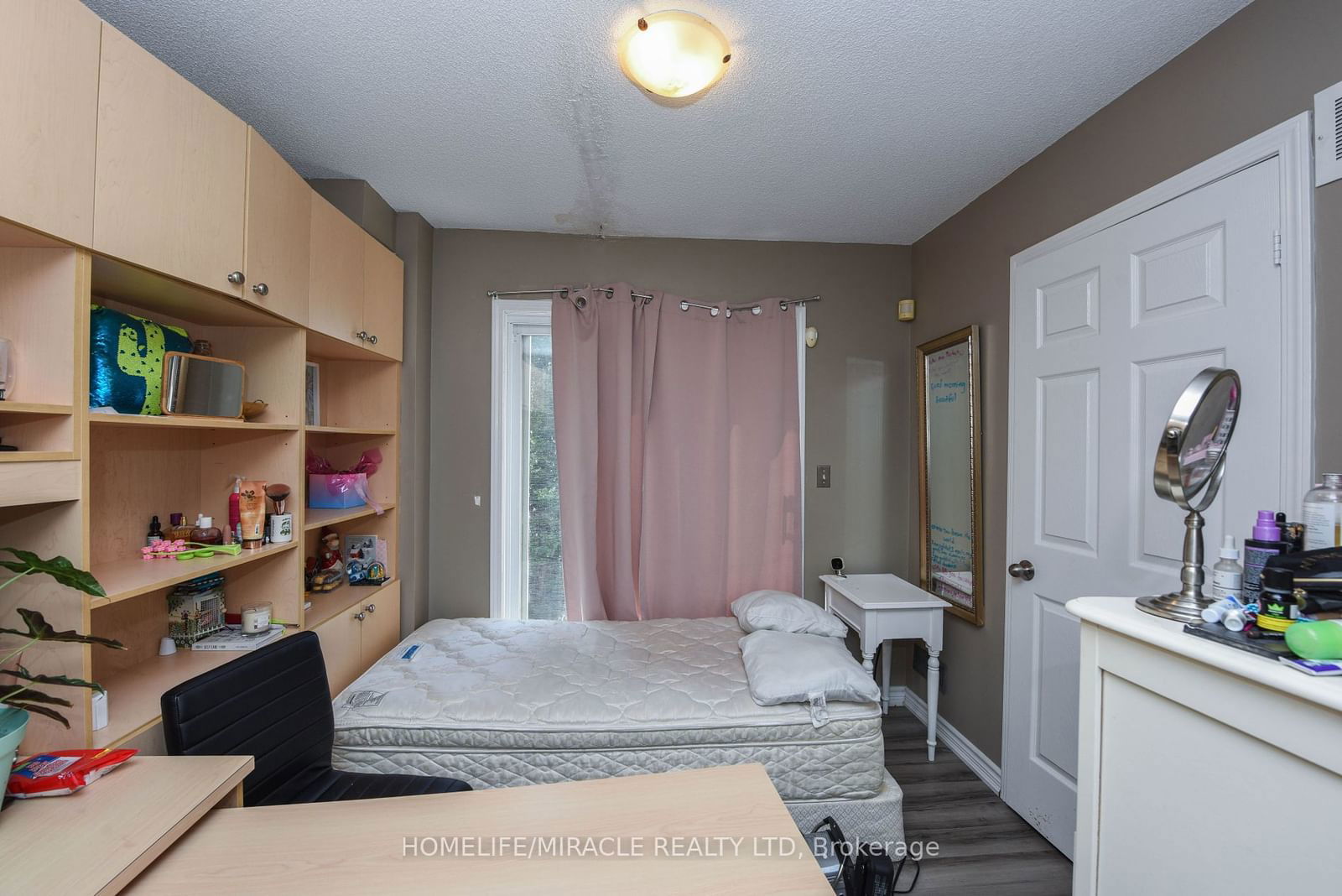 80 Acorn Pl, unit 06 for sale - image #28