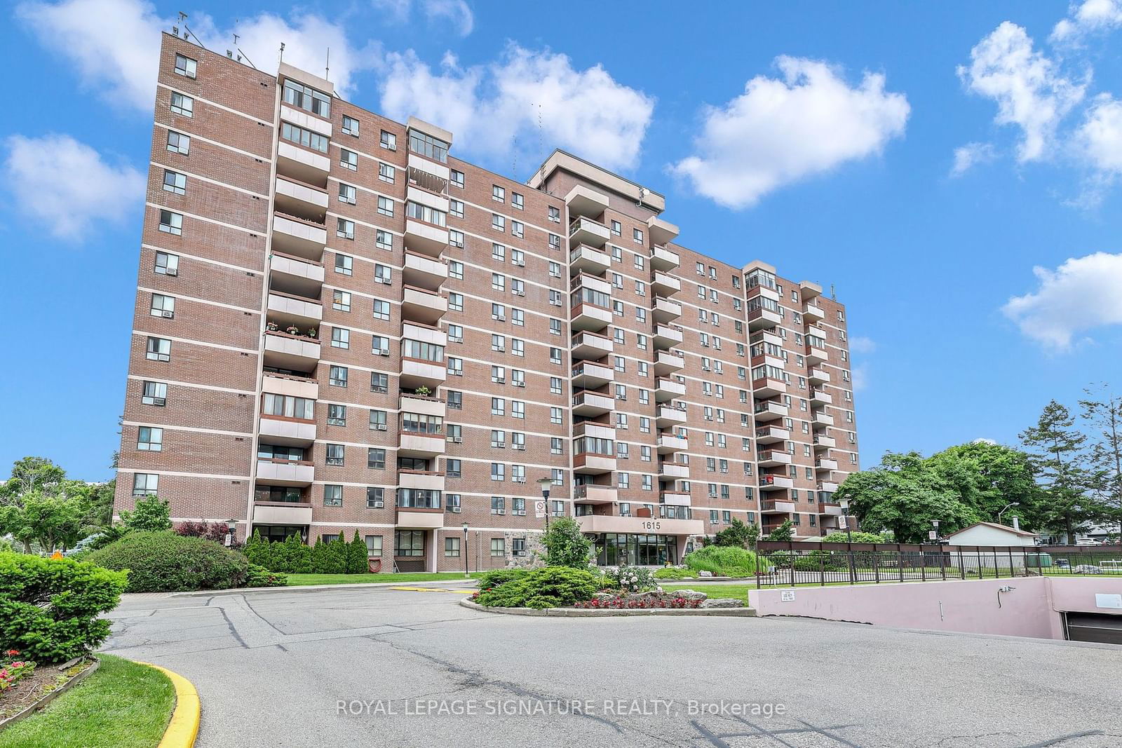 1615 Bloor St, unit 1112 for sale - image #2