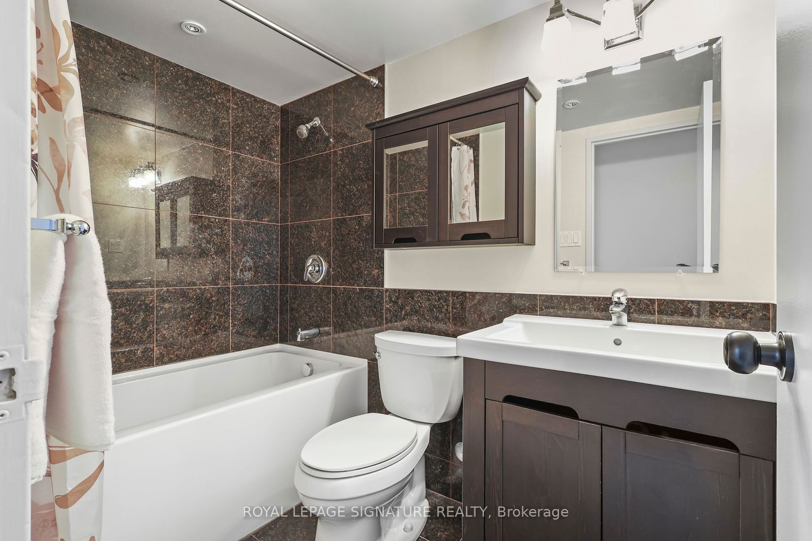 1615 Bloor St, unit 1112 for sale - image #21