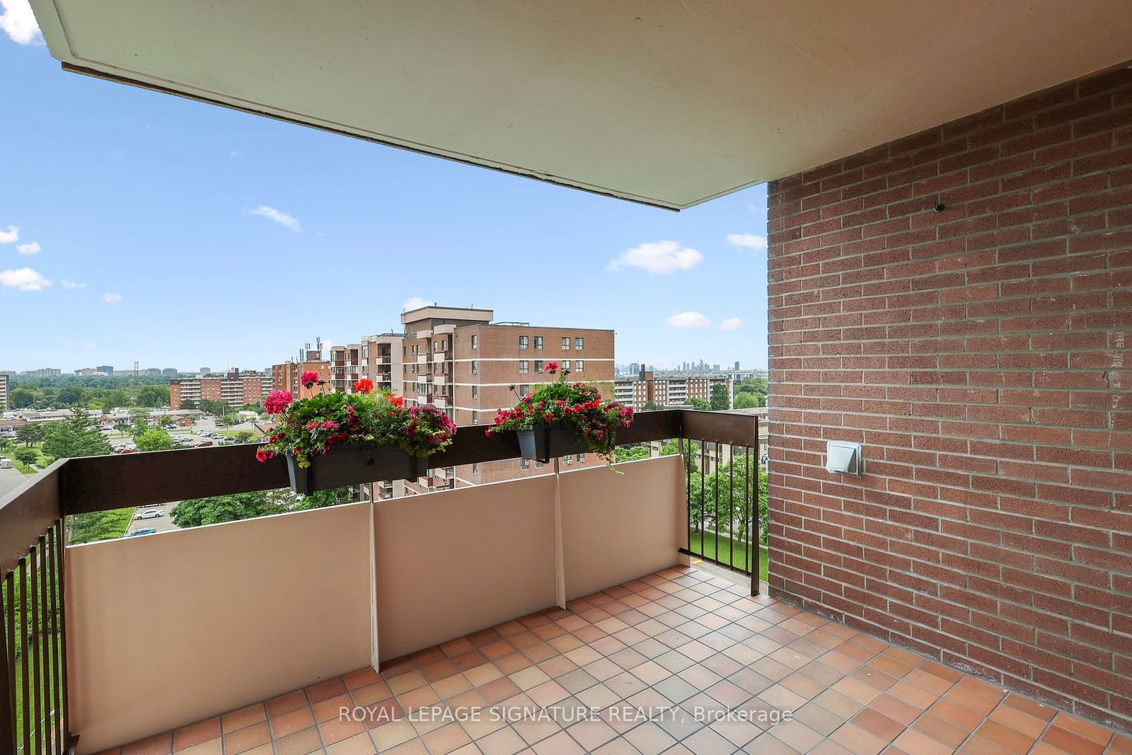 1615 Bloor St, unit 1112 for sale - image #25