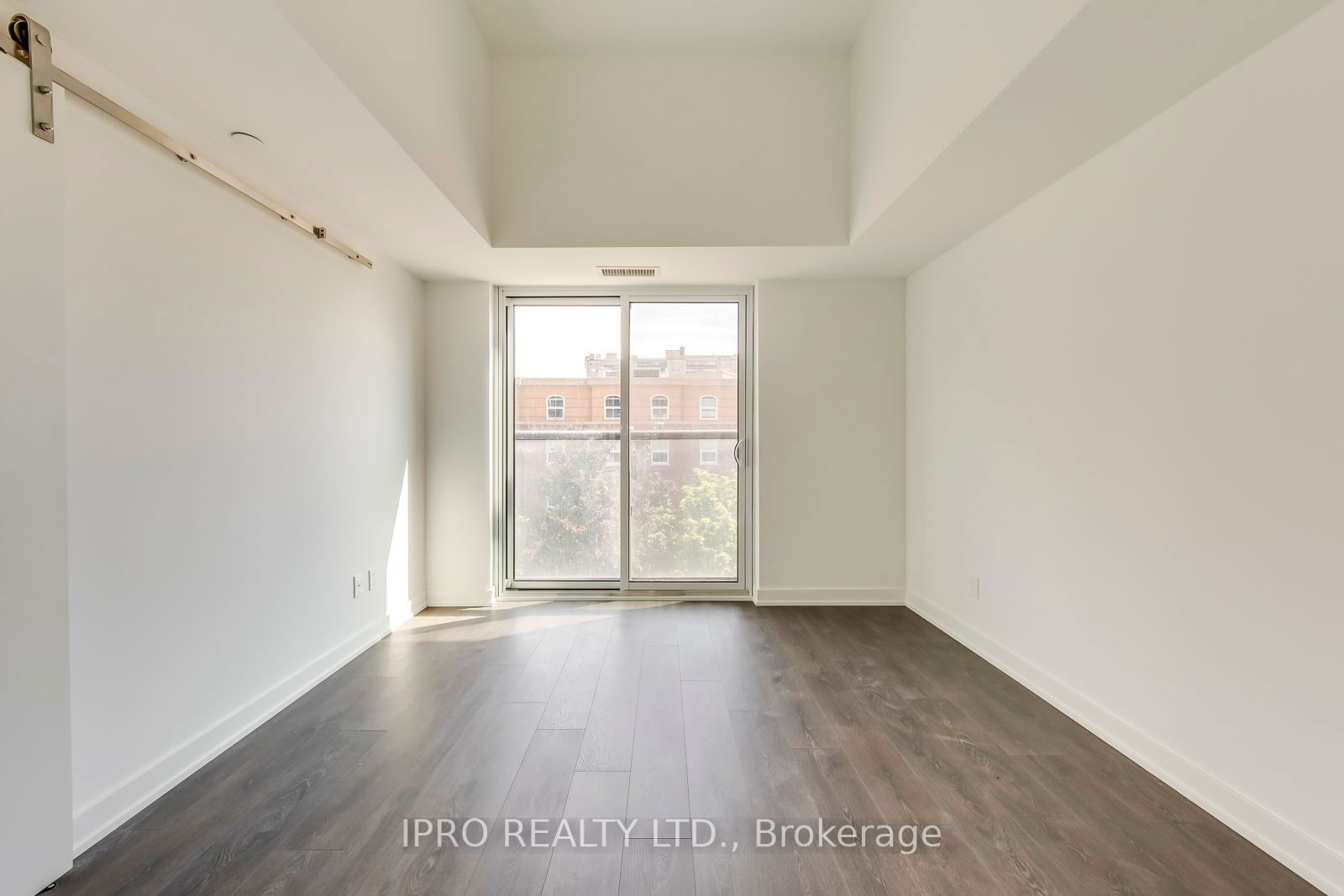 370 Martha St, unit 303 for sale - image #10