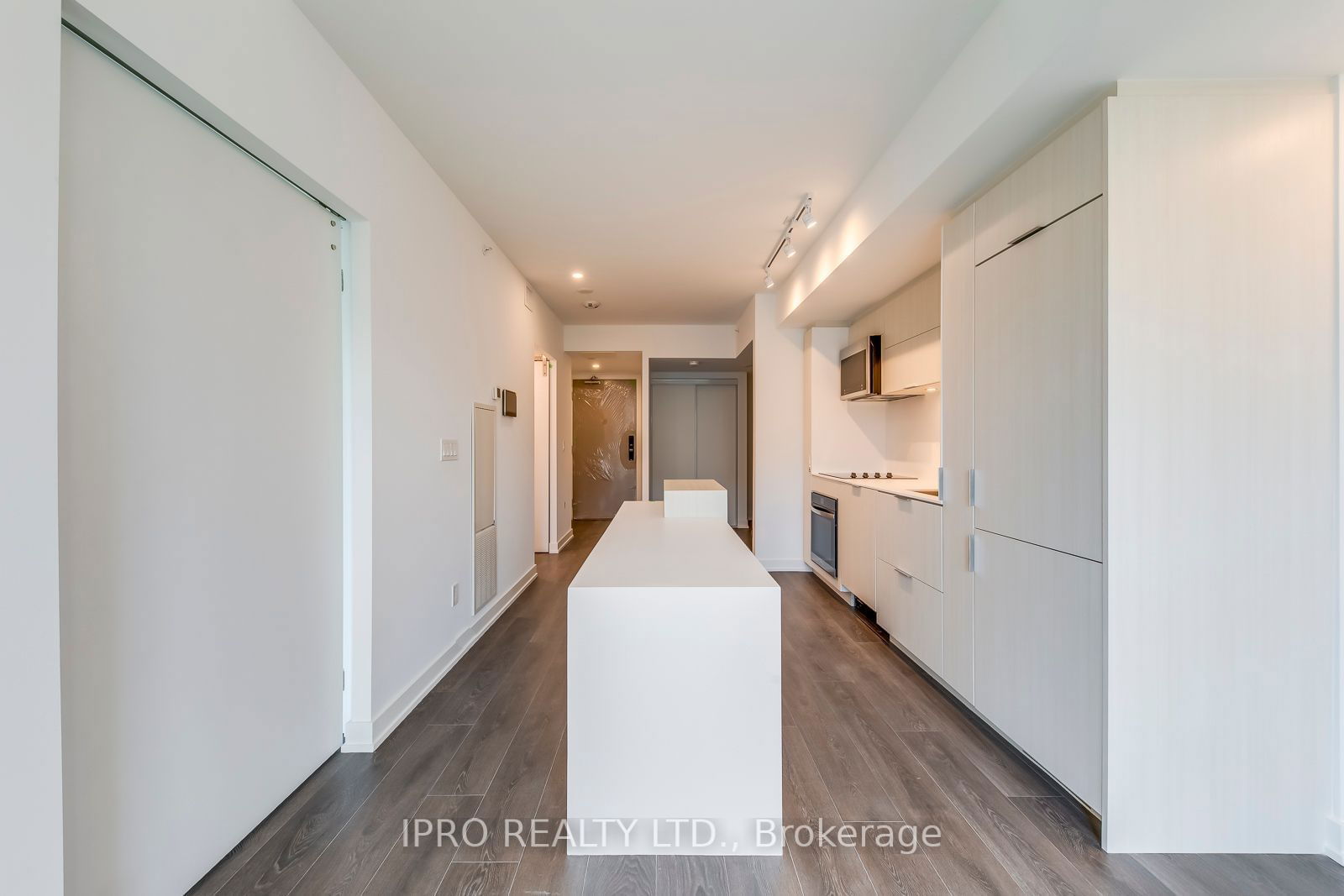 370 Martha St, unit 303 for sale - image #5