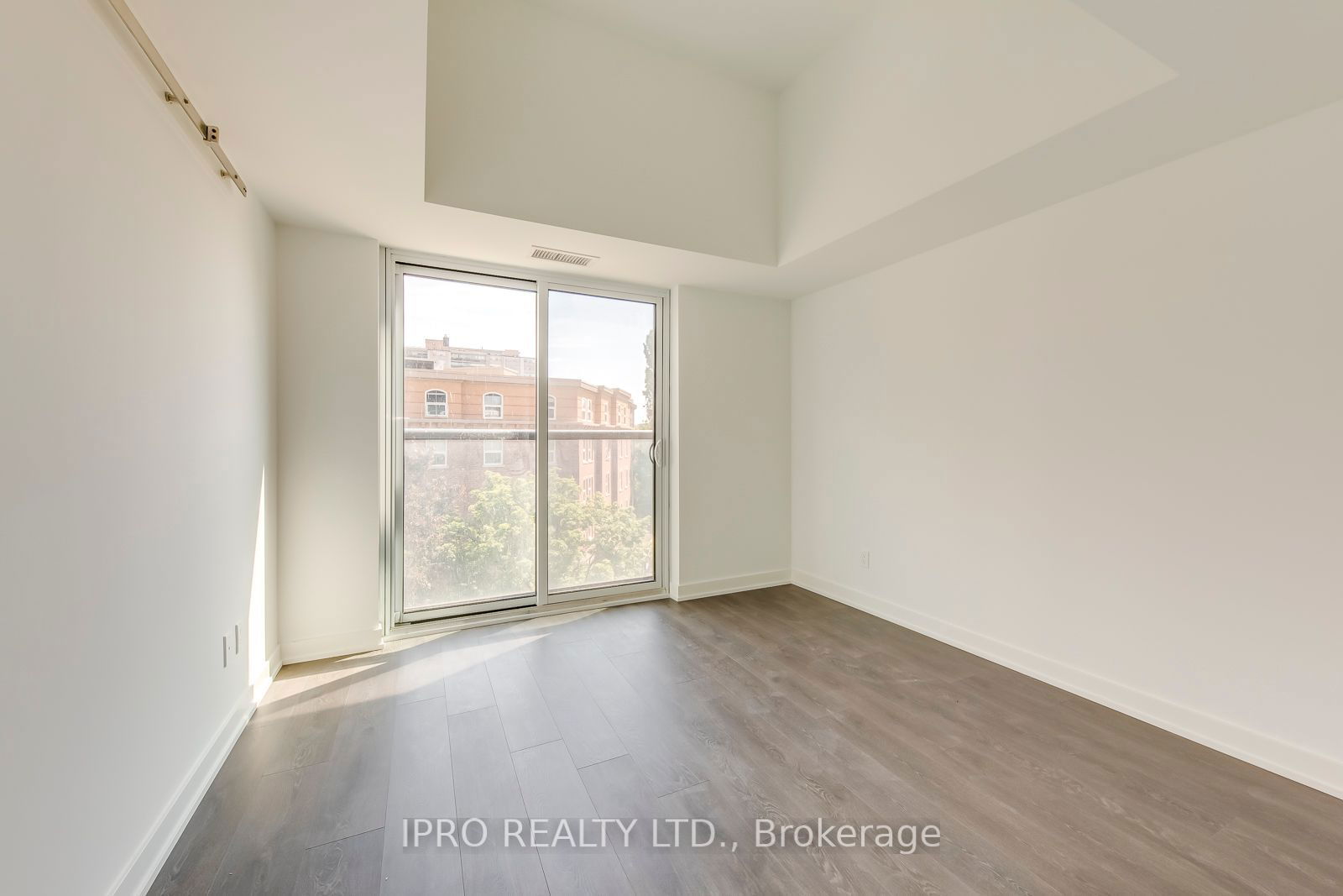 370 Martha St, unit 303 for sale - image #9