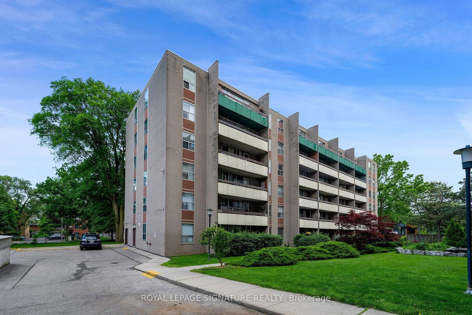 3625 Lakeshore Blvd W, unit 410 for sale - image #2