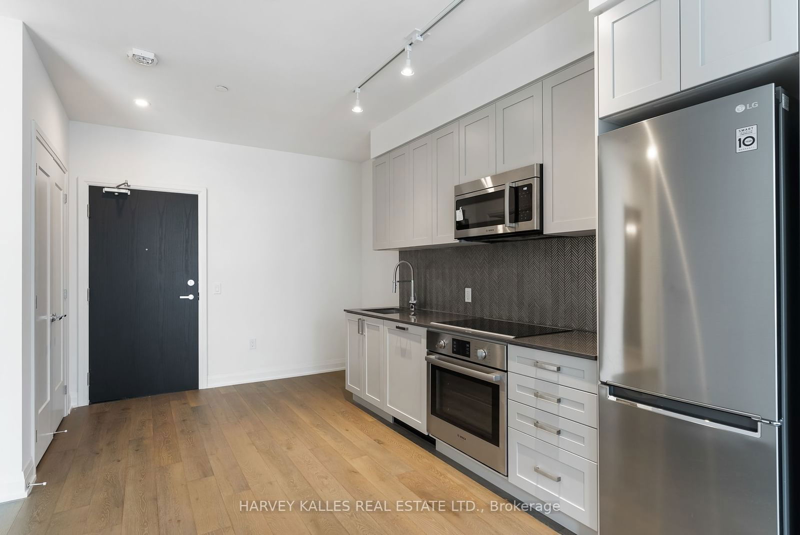 293 The Kingsway, unit 102 for sale