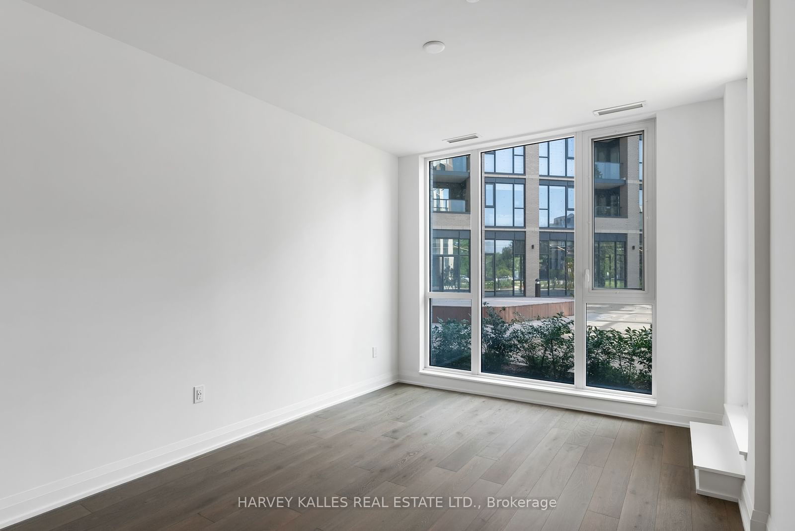 293 The Kingsway, unit 102 for sale - image #4