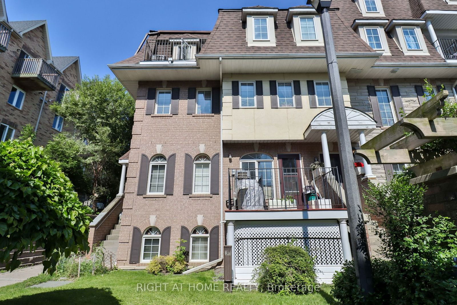 Sidney Belsey Crescent Townhomes, York Crosstown, Toronto