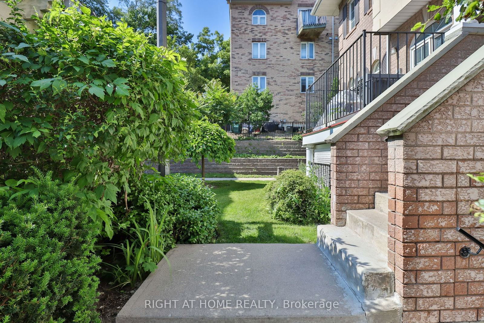 Sidney Belsey Crescent Townhomes, York Crosstown, Toronto