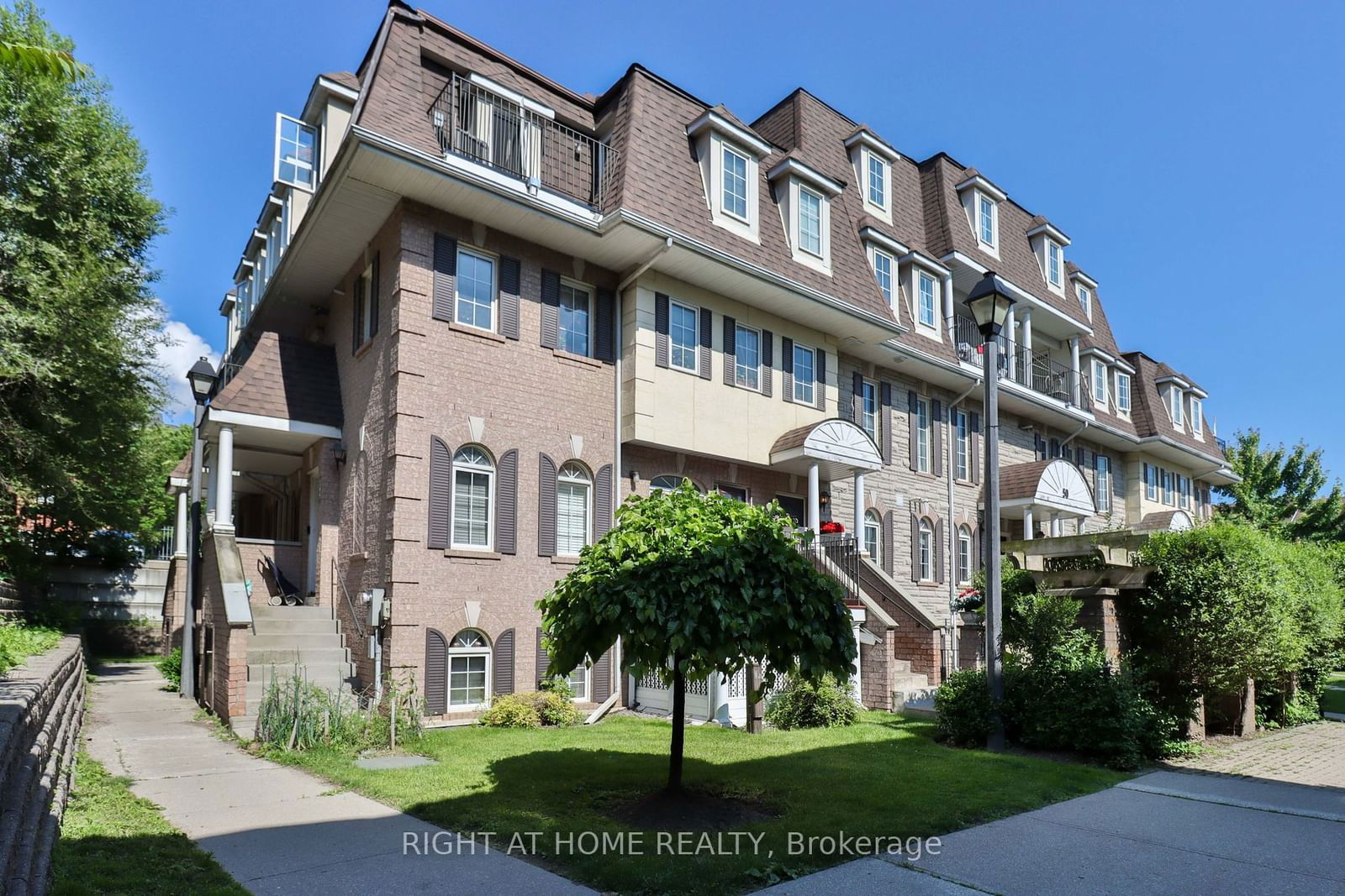 Sidney Belsey Crescent Townhomes, York Crosstown, Toronto