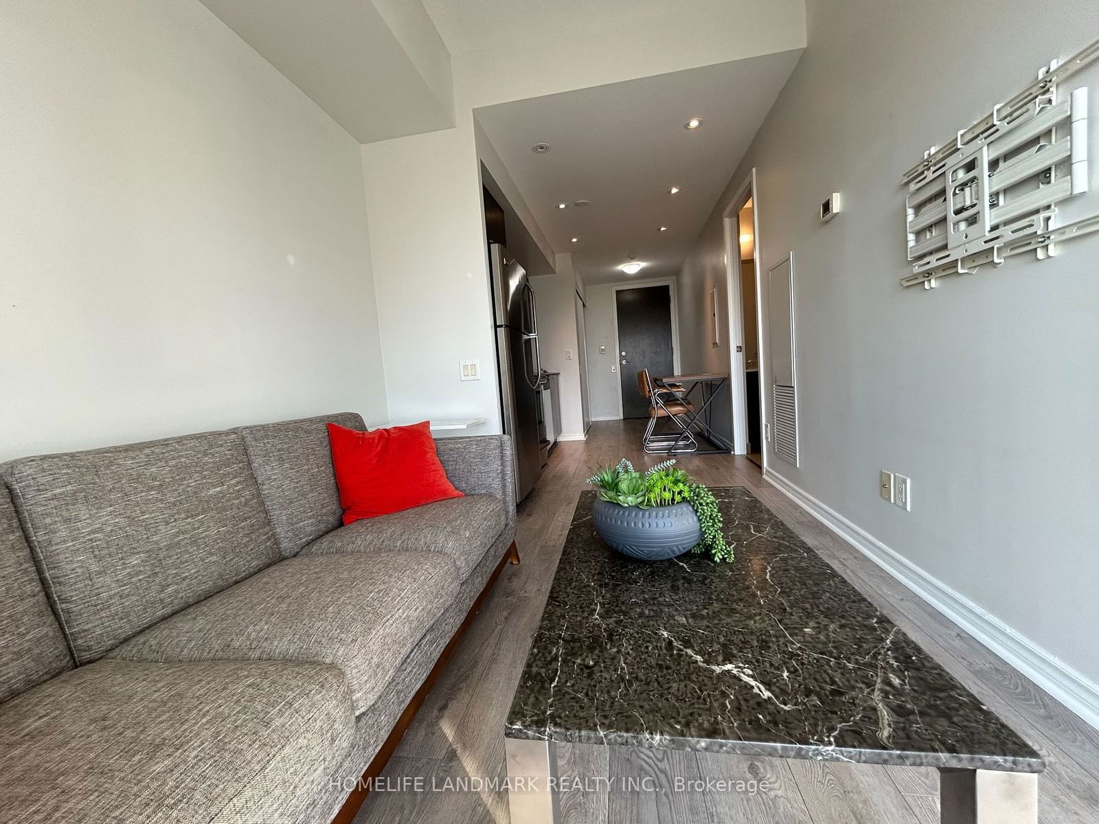 105 The Queensway, unit 909 for sale - image #12