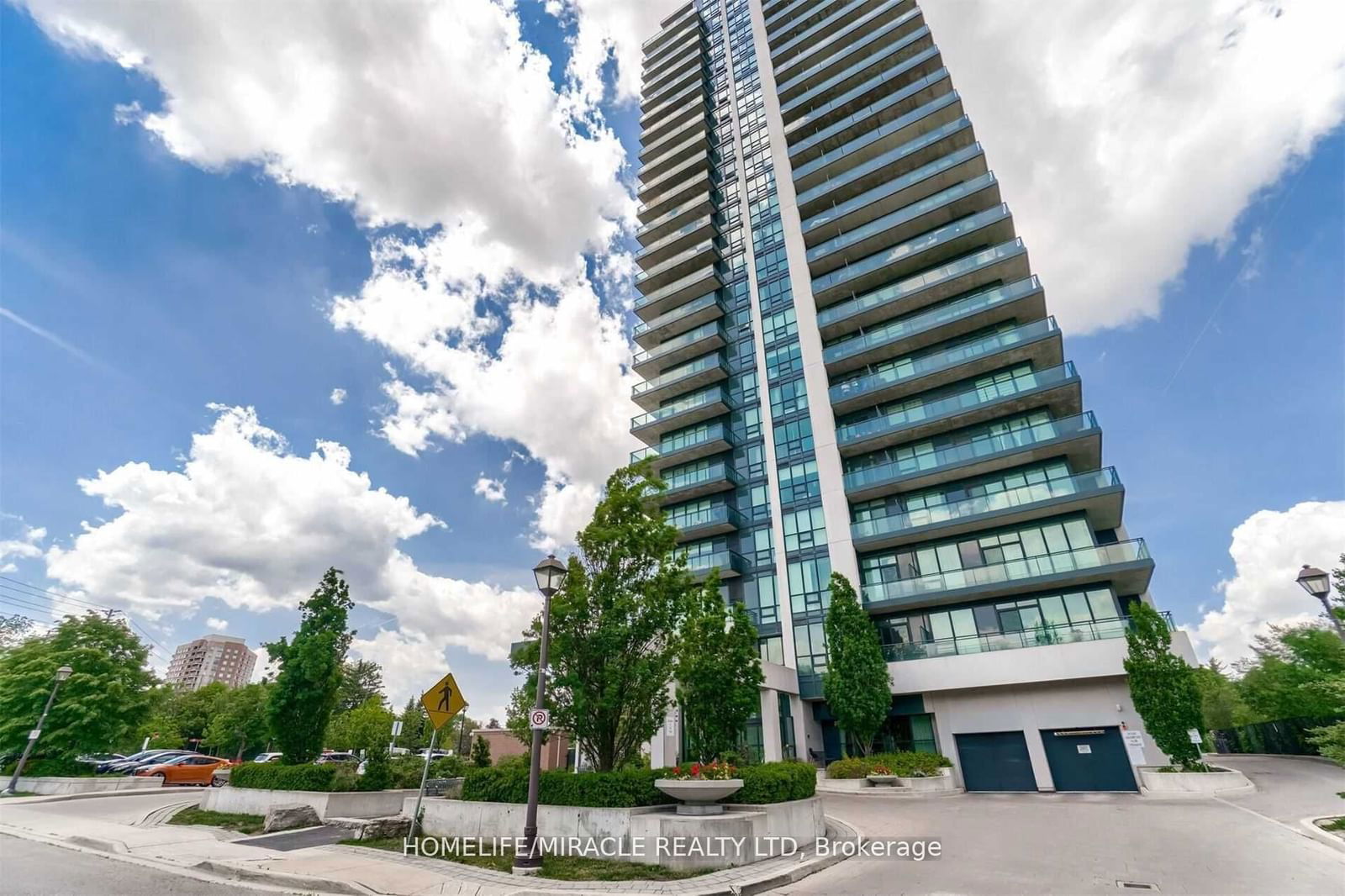 100 John St, unit 1002 for sale - image #2