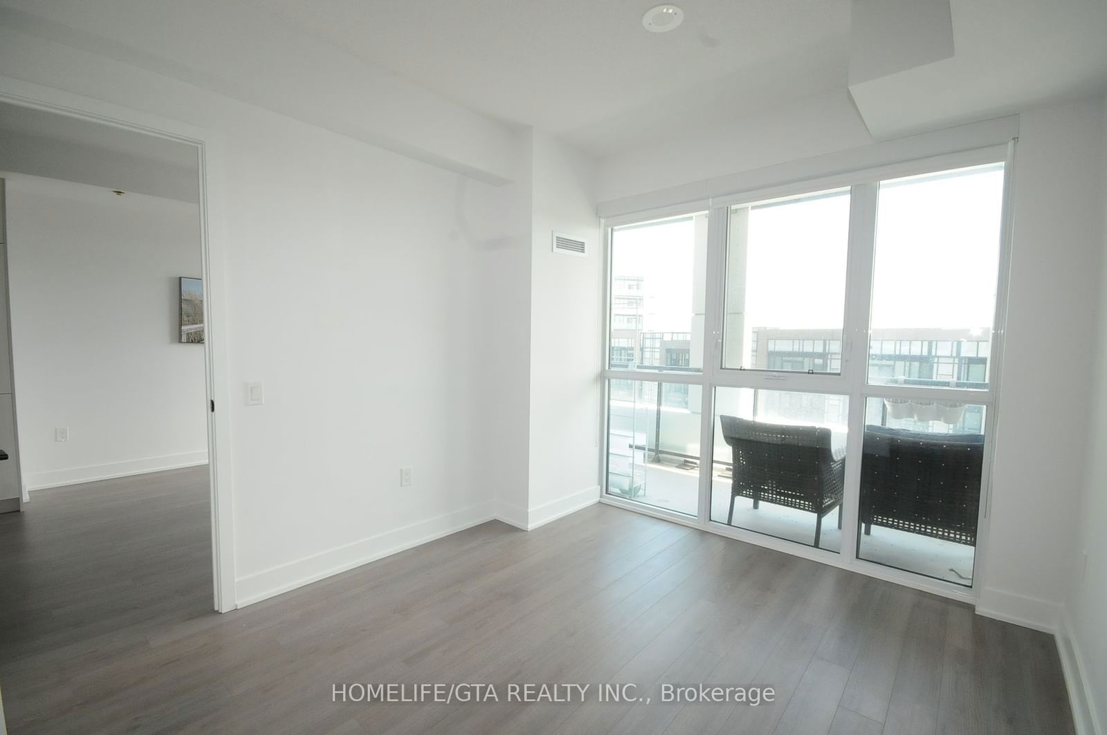 50 George Butchart Dr, unit 416 for sale - image #12