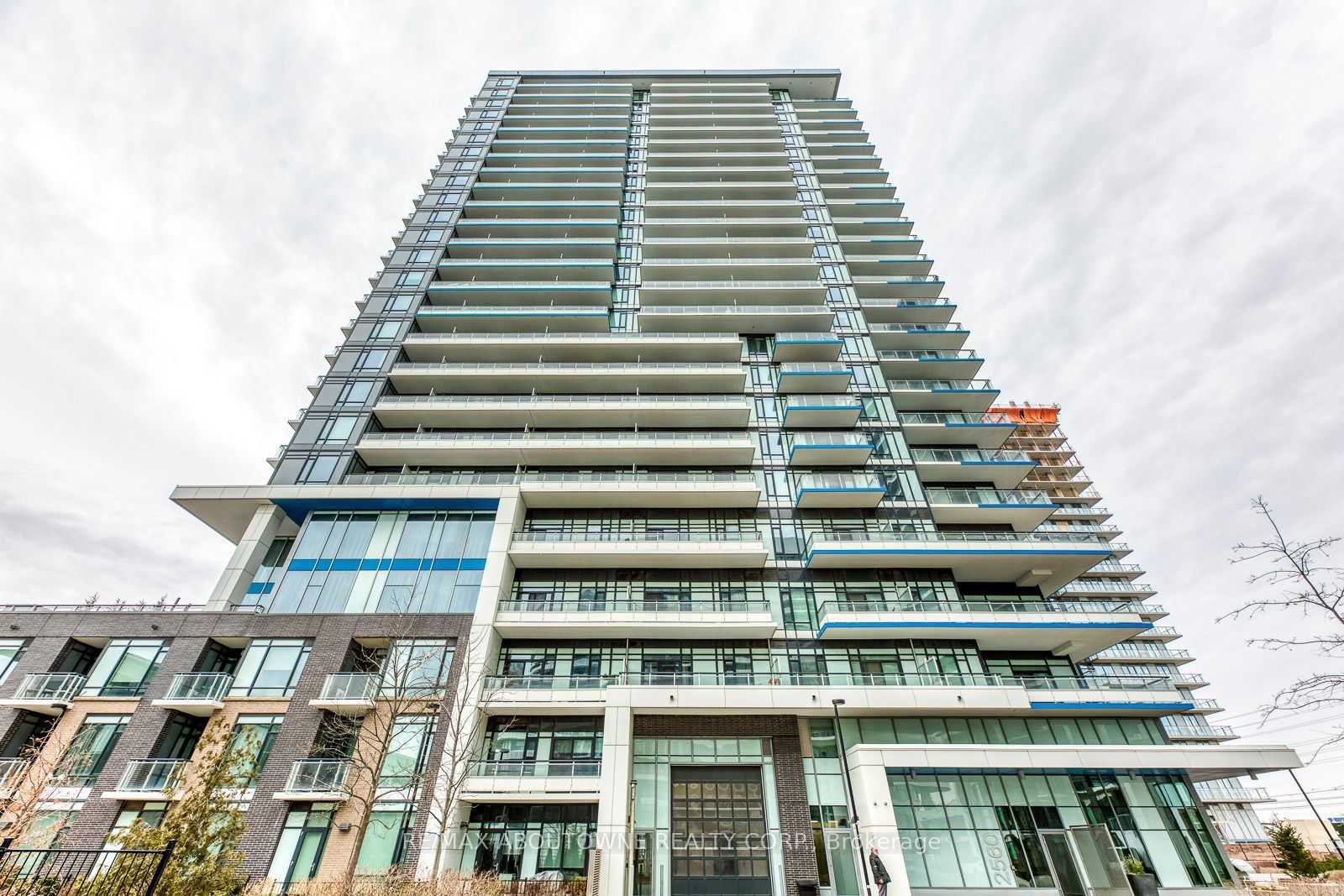 The West Tower Condos, Mississauga, Toronto