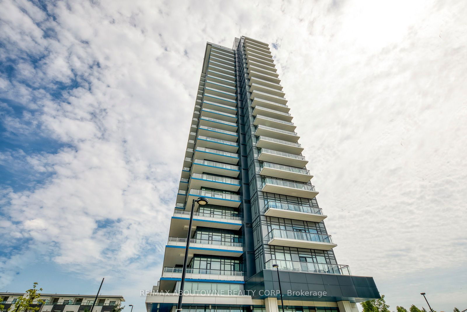 The West Tower Condos, Mississauga, Toronto