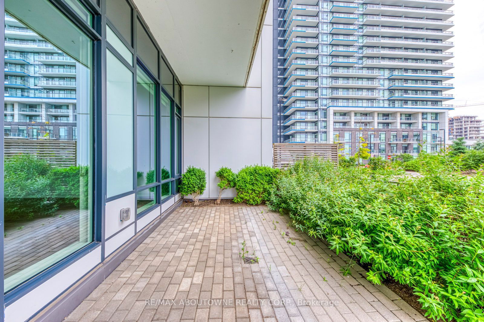 The West Tower Condos, Mississauga, Toronto