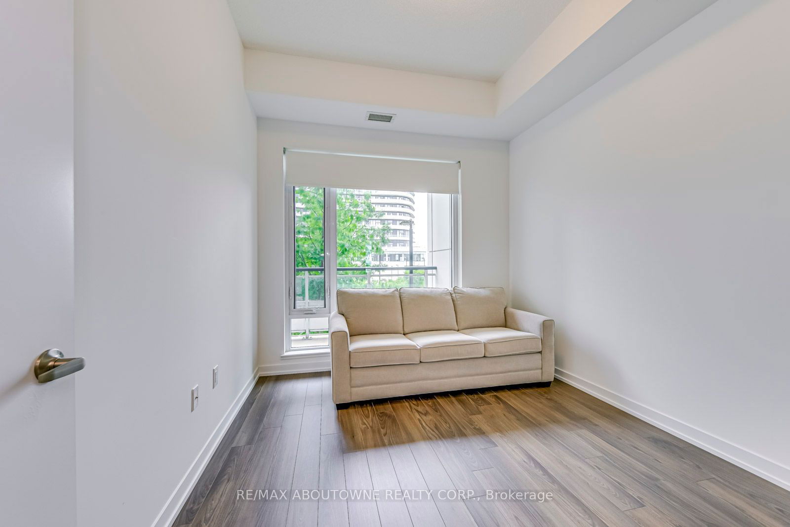 2560 Eglinton Ave W, unit TH101 for sale - image #30