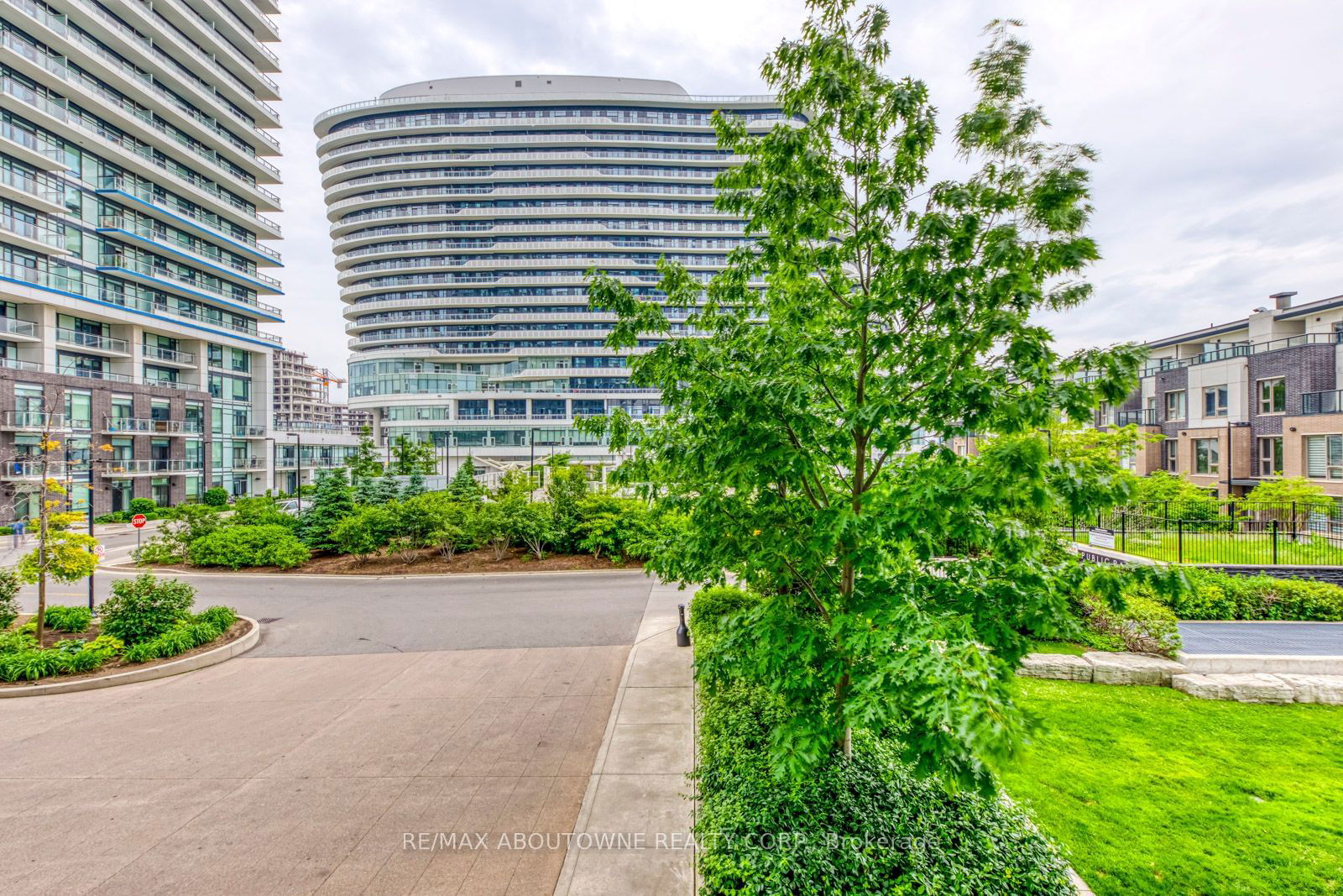 The West Tower Condos, Mississauga, Toronto