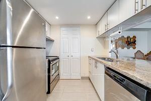 265 Enfield Pl, unit 908 for sale