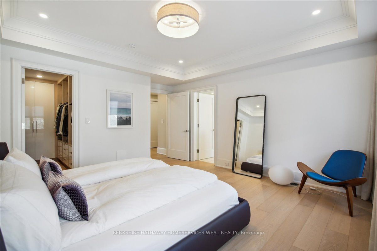 336 Robinson St, unit 2 for sale - image #21