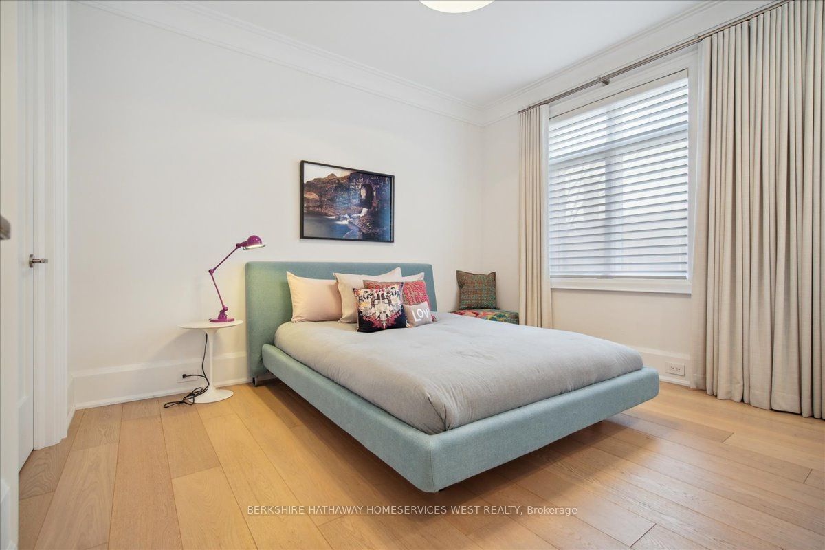 336 Robinson St, unit 2 for sale - image #30