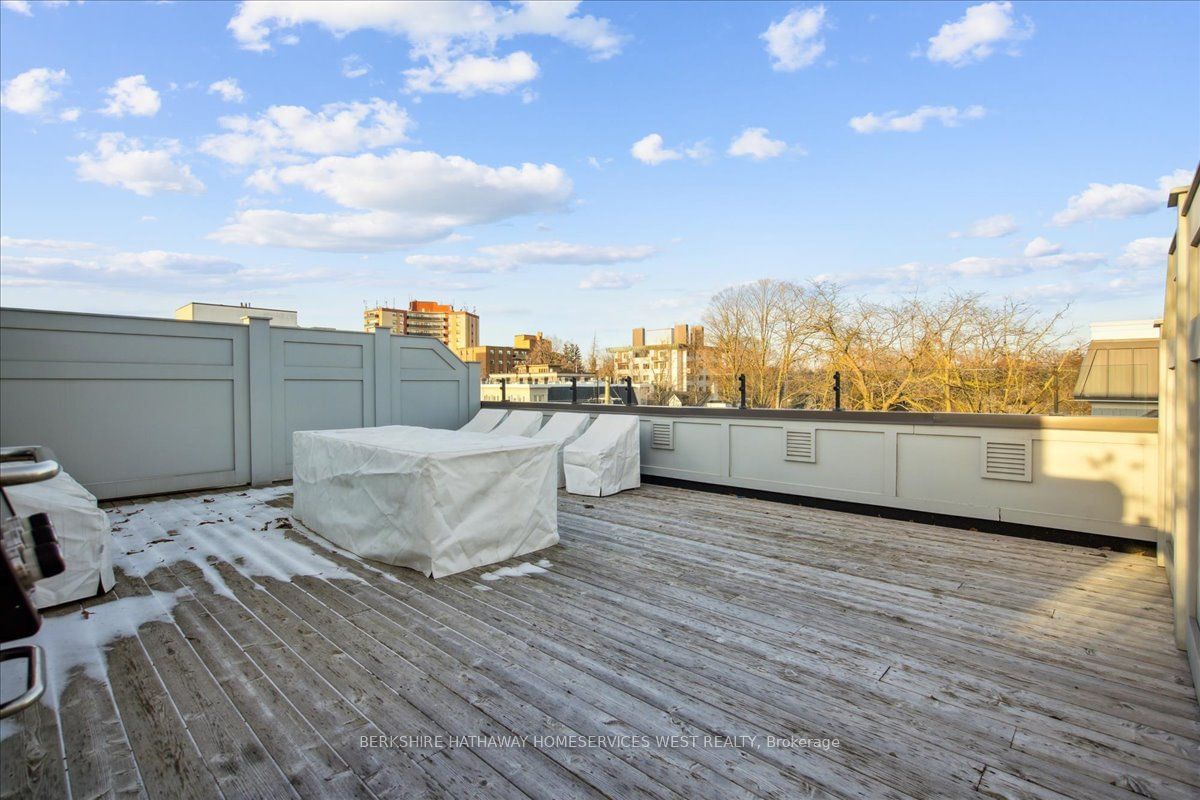 336 Robinson St, unit 2 for sale - image #36