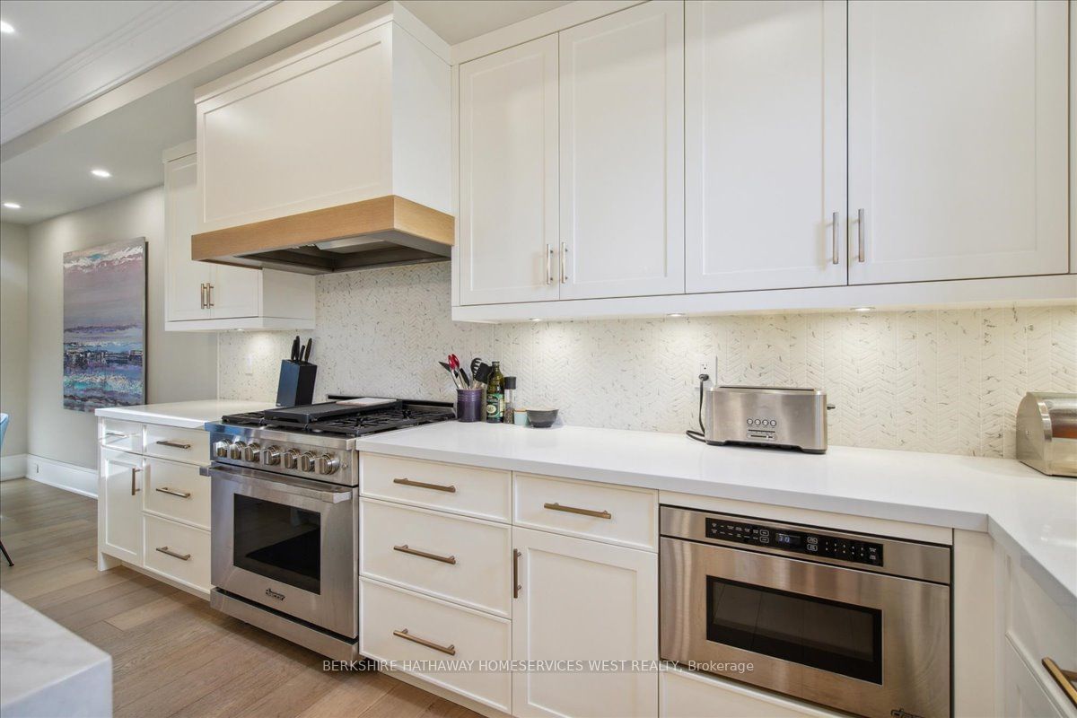 336 Robinson St, unit 2 for sale - image #9