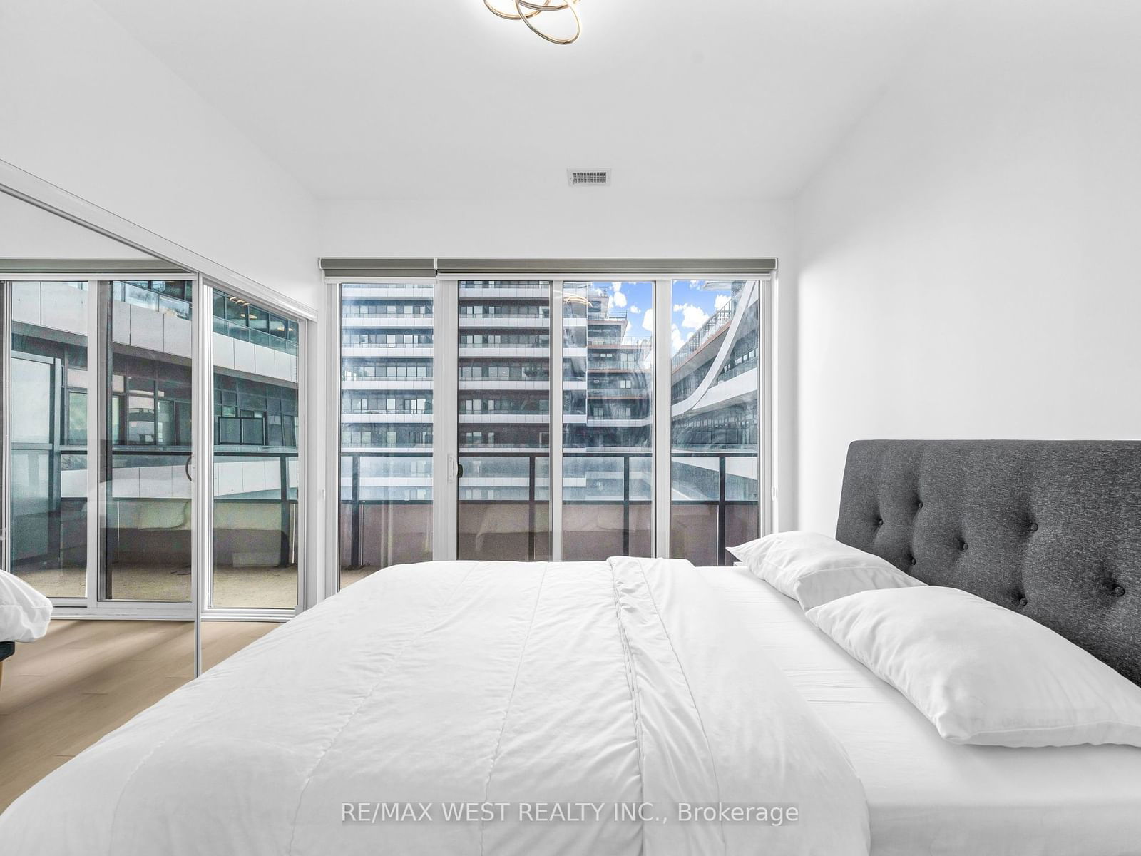 30 Shore Breeze Dr E, unit 530 for sale - image #10