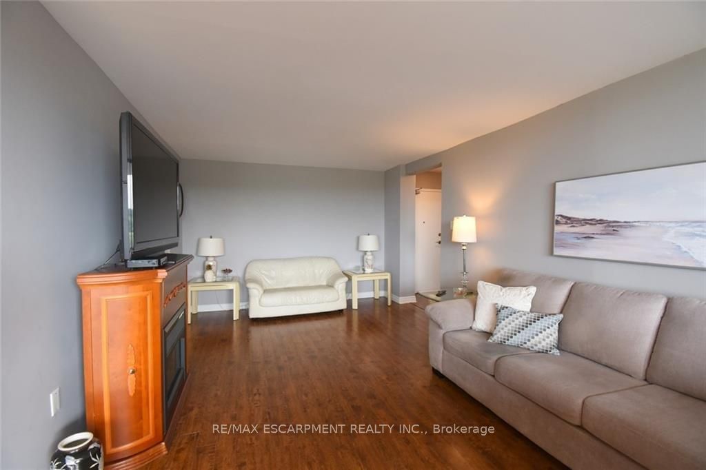 2055 Upper Middle Rd, unit 1610 for sale - image #4