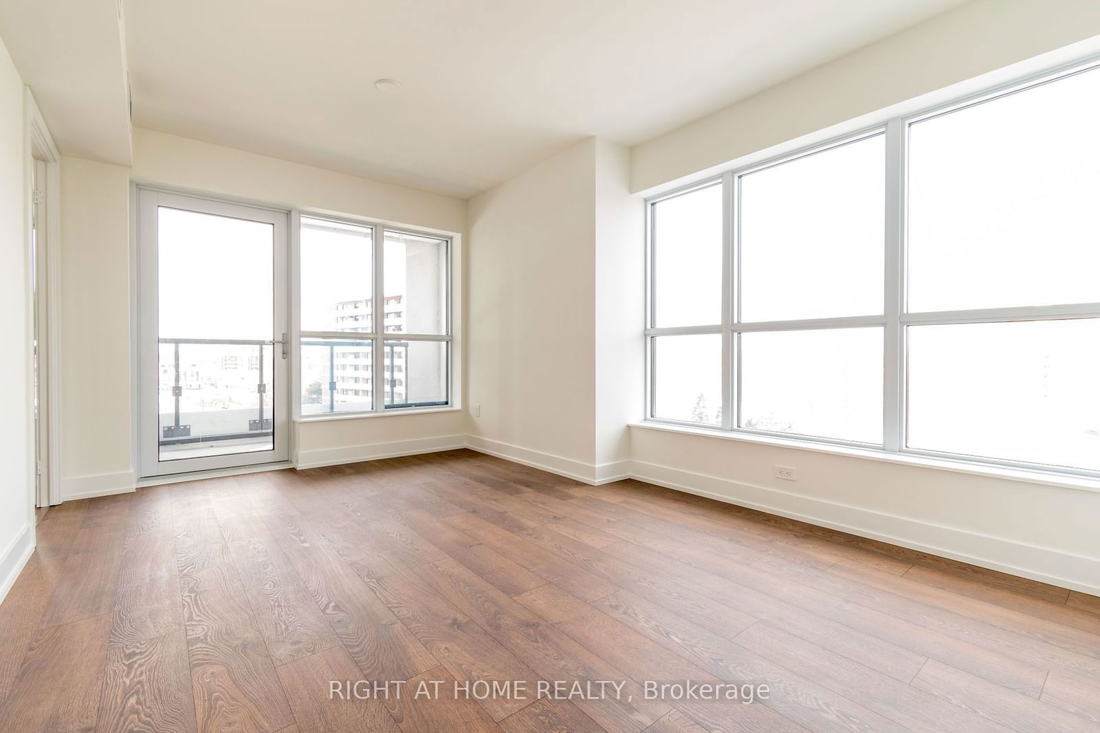 5 Mabelle Ave, unit 635 for sale - image #24