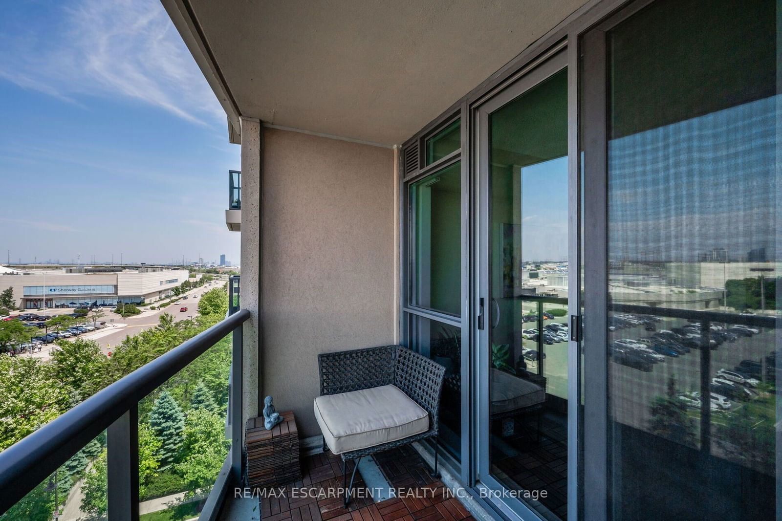 235 Sherway Gardens Rd, unit 709 for sale