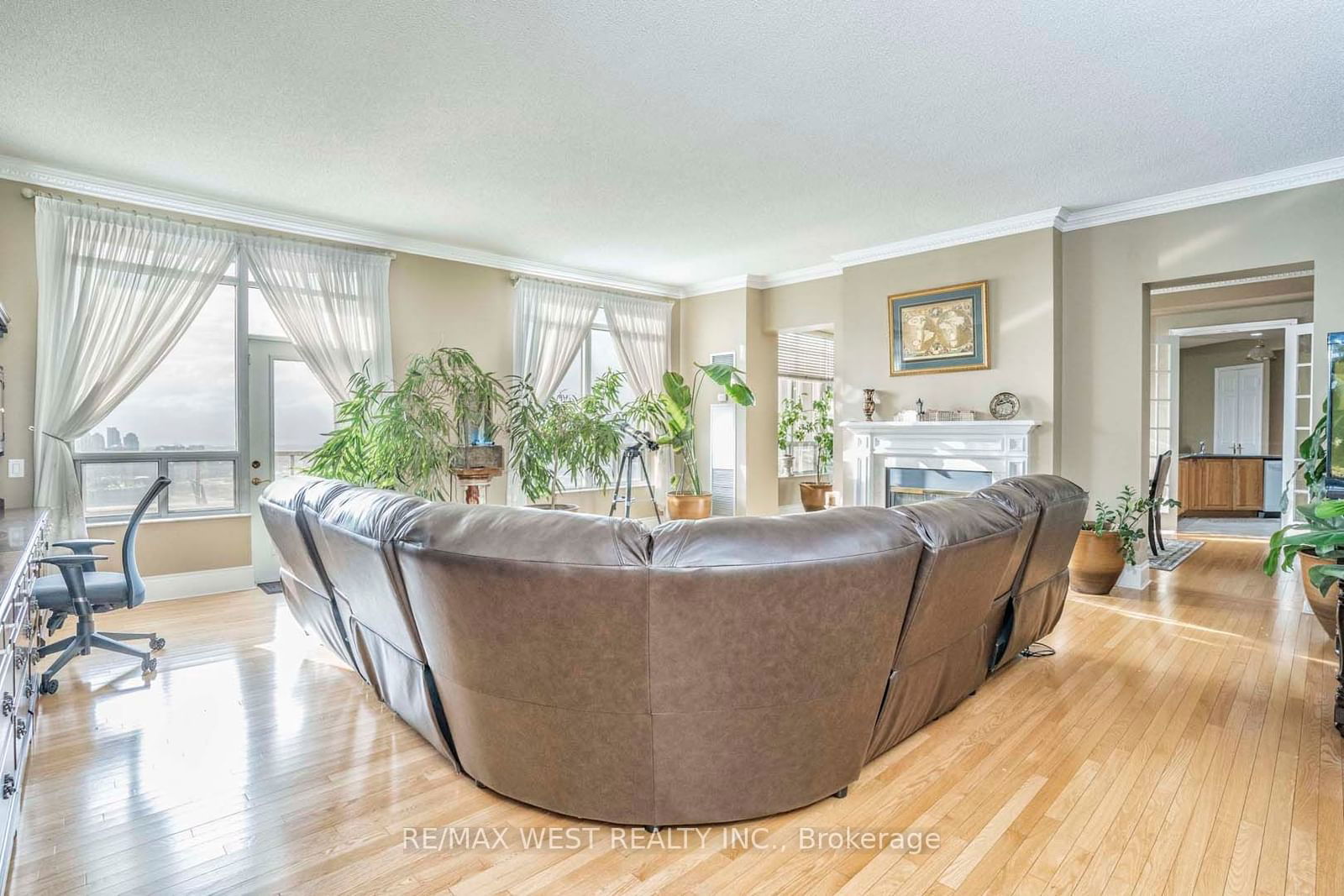 25 Kingsbridge Garden Circ, unit Tph6 for sale - image #10