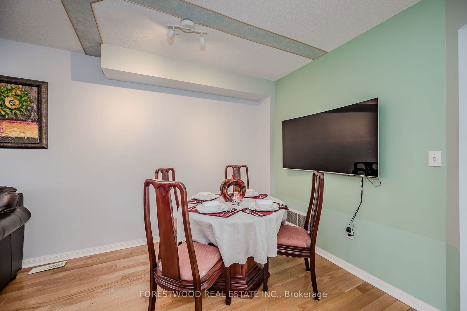 80 Acorn Pl, unit 211 for sale - image #8