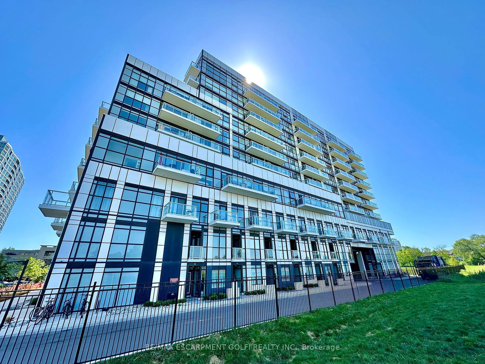 251 Manitoba St, unit 721 for sale - image #3