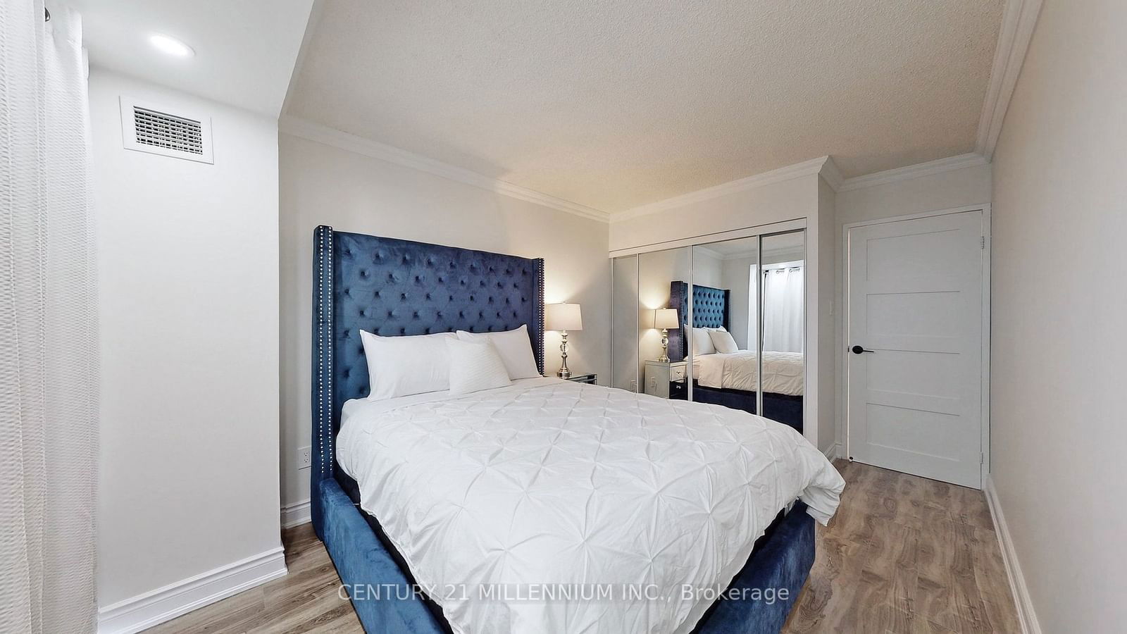 8 Lisa St, unit 1903 for sale - image #11