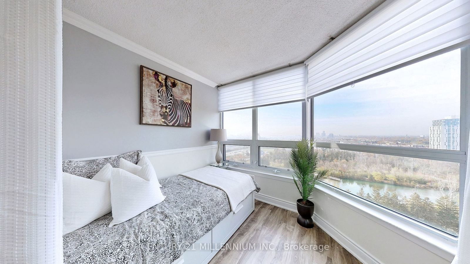 8 Lisa St, unit 1903 for sale - image #12