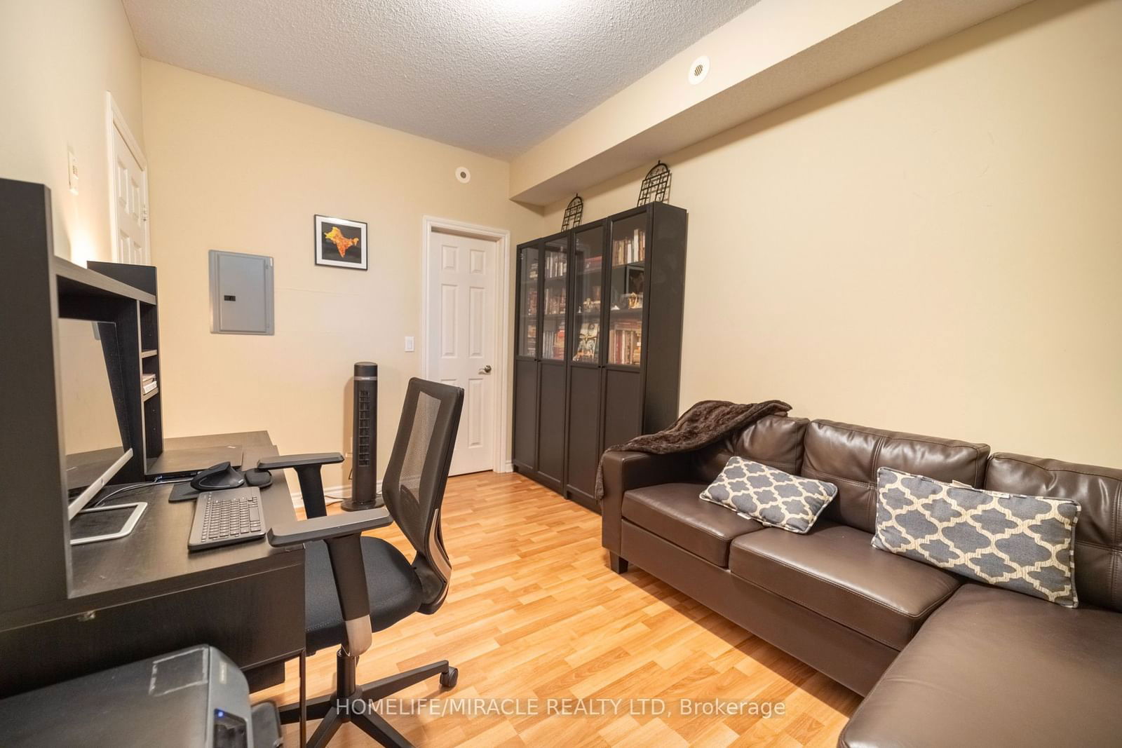 38 Gibson Ave, unit 4 for sale - image #17